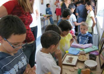 ИЗЛОЖБА НАРОДНИХ РУКОТВОРИНА