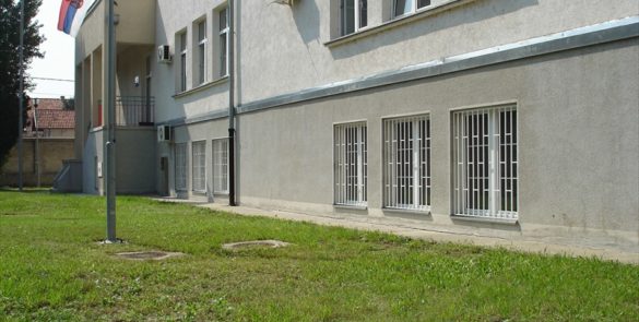 ГО Земун донирала заштитну ограду