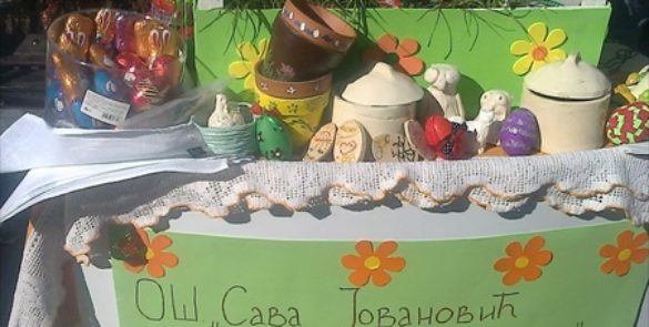 ИЗЛОЖБА УСКРШЊИХ ЈАЈА ИСПРЕД ХРАМА СВЕТОГ САВЕ