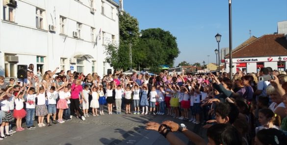 „Растимо уз плес-деца на трговима“