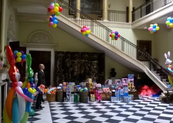 ПОСЕТА БЕЛОМ ДВОРУ ПОВОДОМ УСКРШЊИХ ПРАЗНИКА