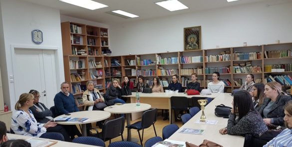 СТУДЕНТИ ИЗ БАЊА ЛУКЕ У ПОСЕТИ ШКОЛИ