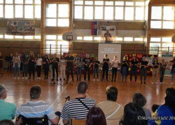 "Гледај ме да би ме боље разумео"