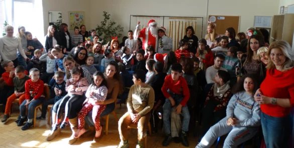 Новогодишња представа „Маша и Медвед“ и Деда Мраз