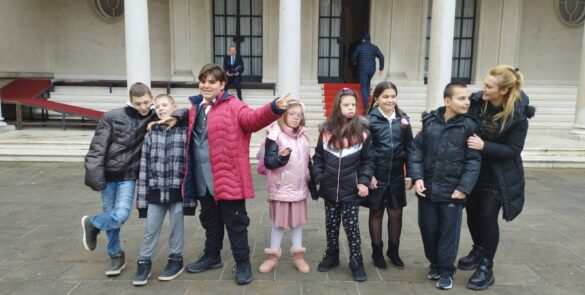 У Белом двору